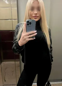  Аврора, 27, 